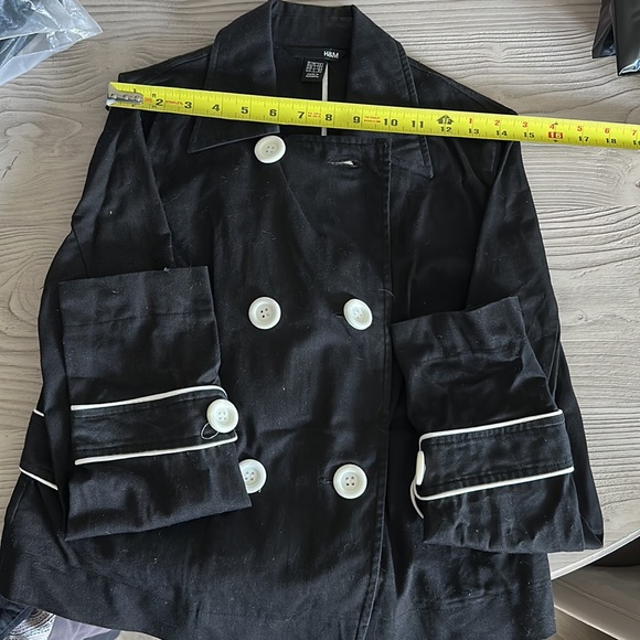 H&M Black and White Jacket-size 8 - Picture 4 of 6